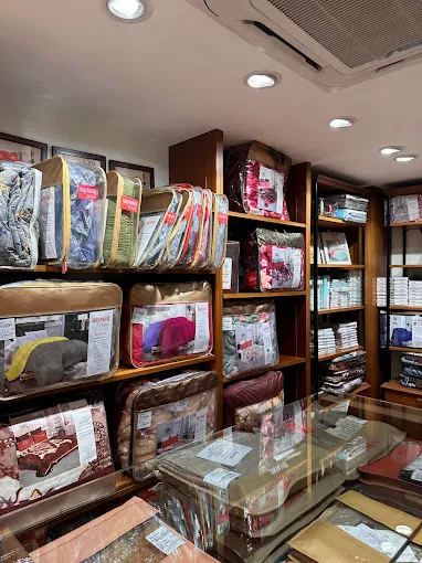 The Raymond Shop